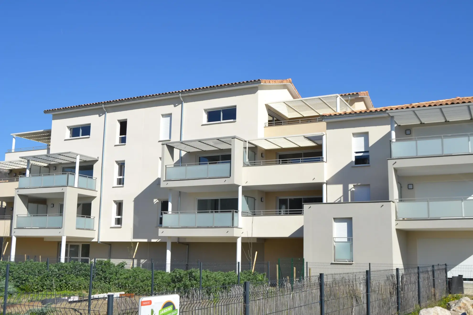 Appartement T2 lumineux de 54 m² avec grande terrasse exposée sud à Tournon-sur-Rhône 