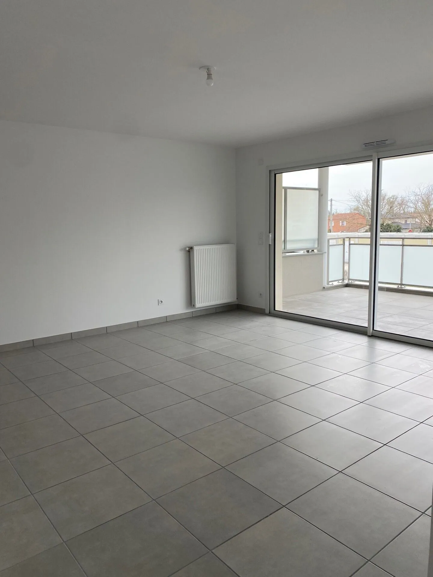 Appartement T2 lumineux de 54 m² avec grande terrasse exposée sud à Tournon-sur-Rhône 