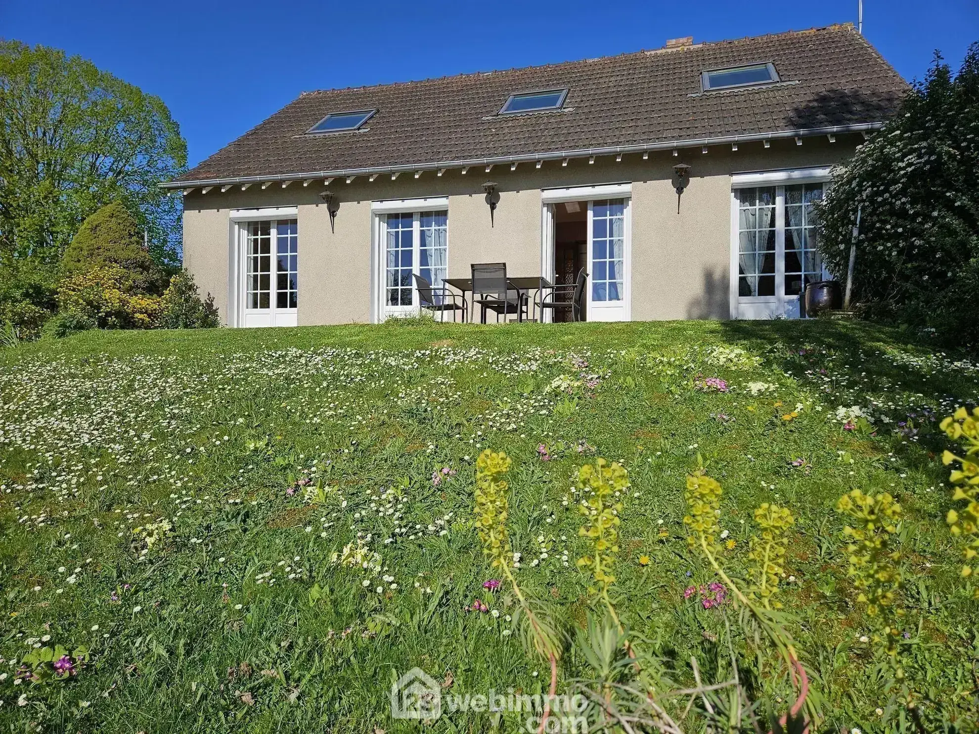 Maison à rénover de 104 m² à Treuzy-Levelay proche Nemours et Paris 