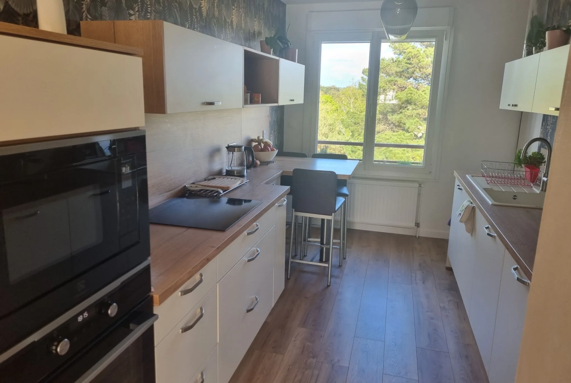 Appartement 4 pièces à La Baule, dernier étage avec parking et cave 