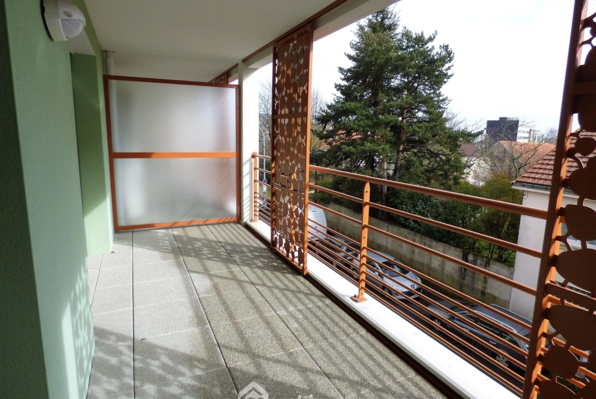 Appartement traversant de 77 m² avec terrasse à La Roche-sur-Yon 