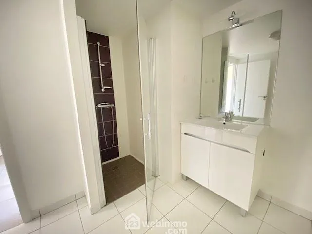 Appartement traversant de 77 m² avec terrasse à La Roche-sur-Yon 