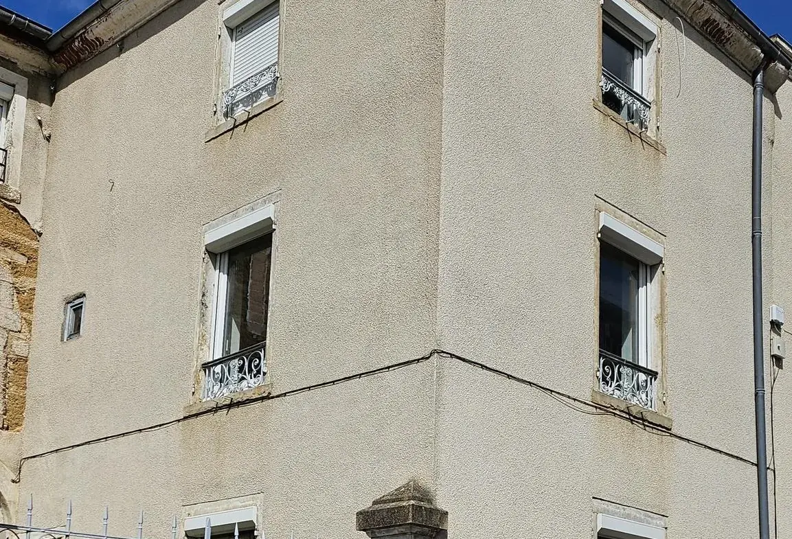 Maison de village à Panissières de 85 m² avec potentiel de rénovation 