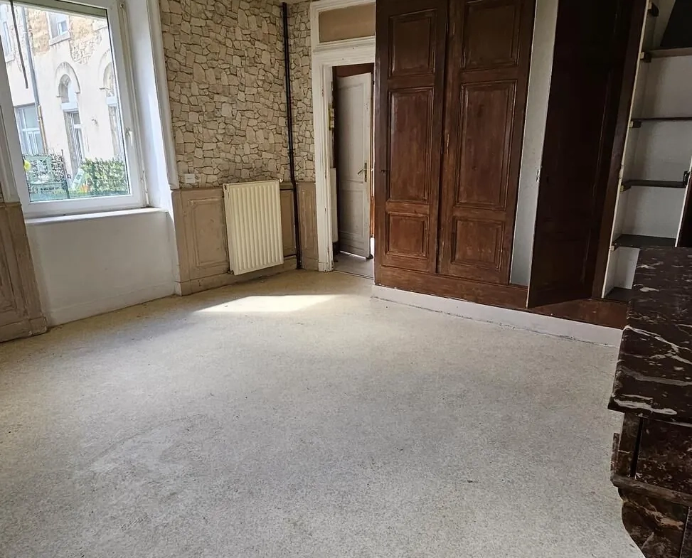 Maison de village à Panissières de 85 m² avec potentiel de rénovation 
