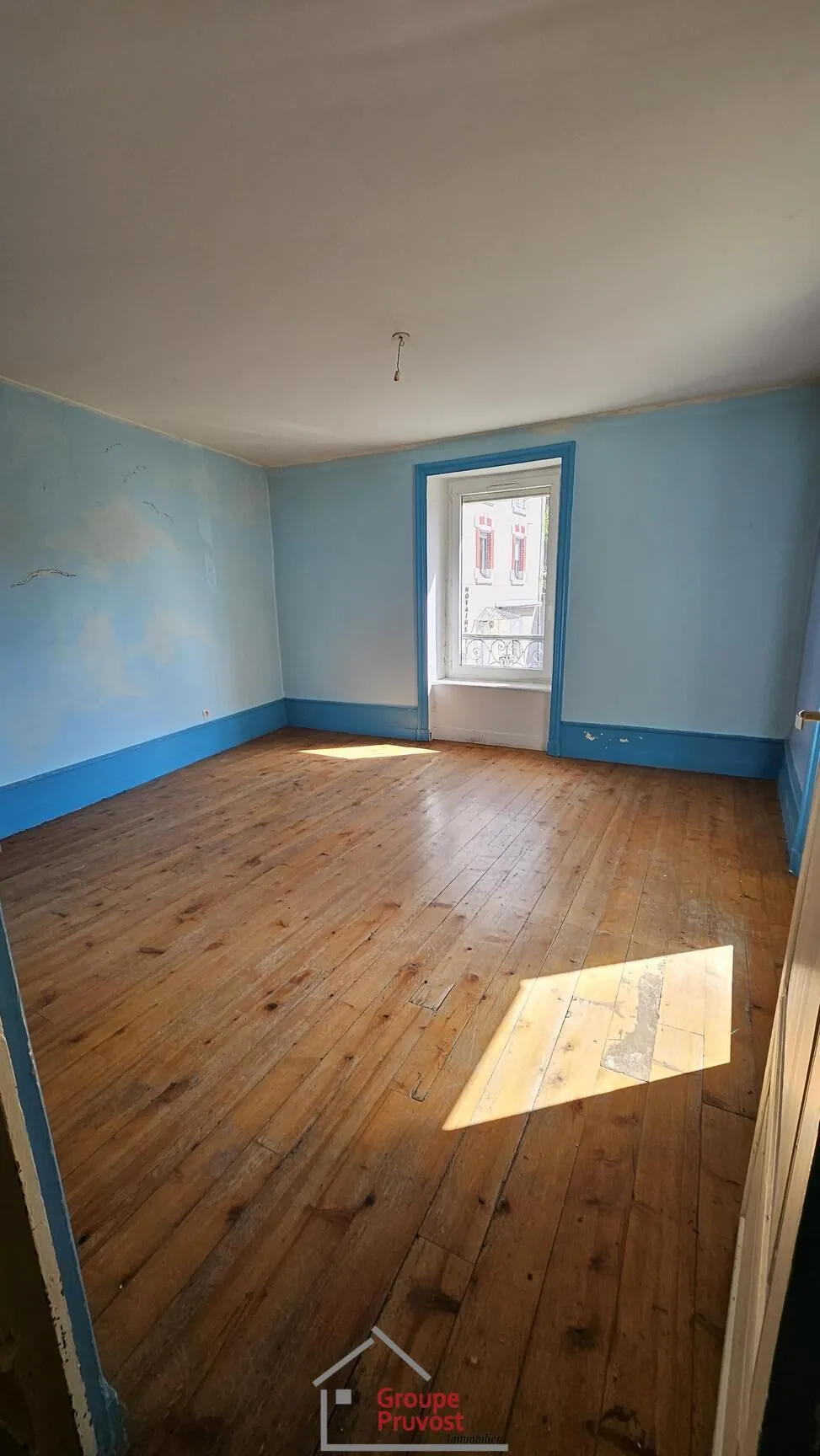 Maison de village à Panissières de 85 m² avec potentiel de rénovation 