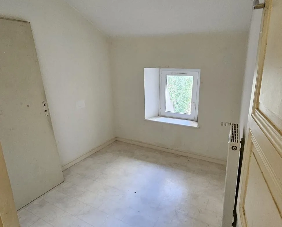Maison de village à Panissières de 85 m² avec potentiel de rénovation 