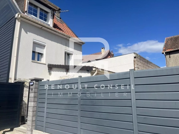 Maison individuelle de 70 m² à Petit-Couronne avec 3 chambres et jardin