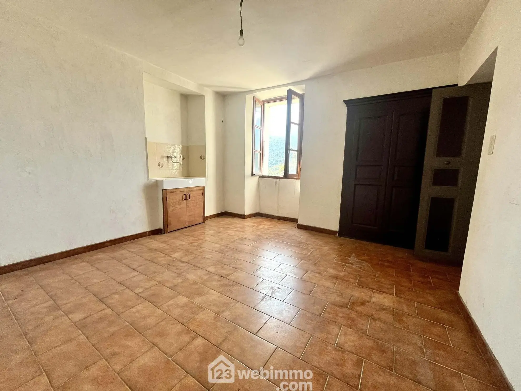 Bel appartement de 90 m² à Morosaglia, Corse, avec potentiel de rénovation 