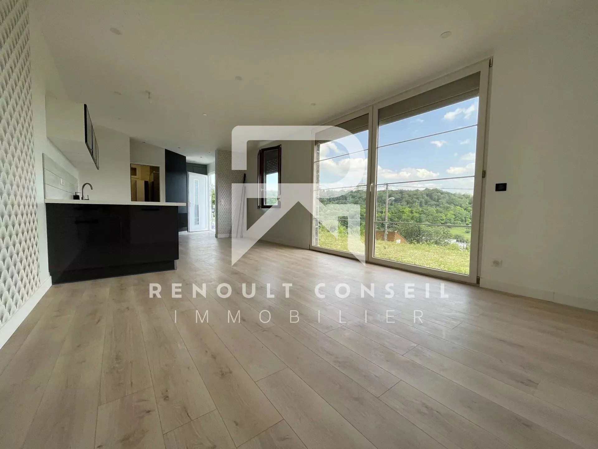 Maison lumineuse à Rouen avec grand jardin et potentiel constructible 