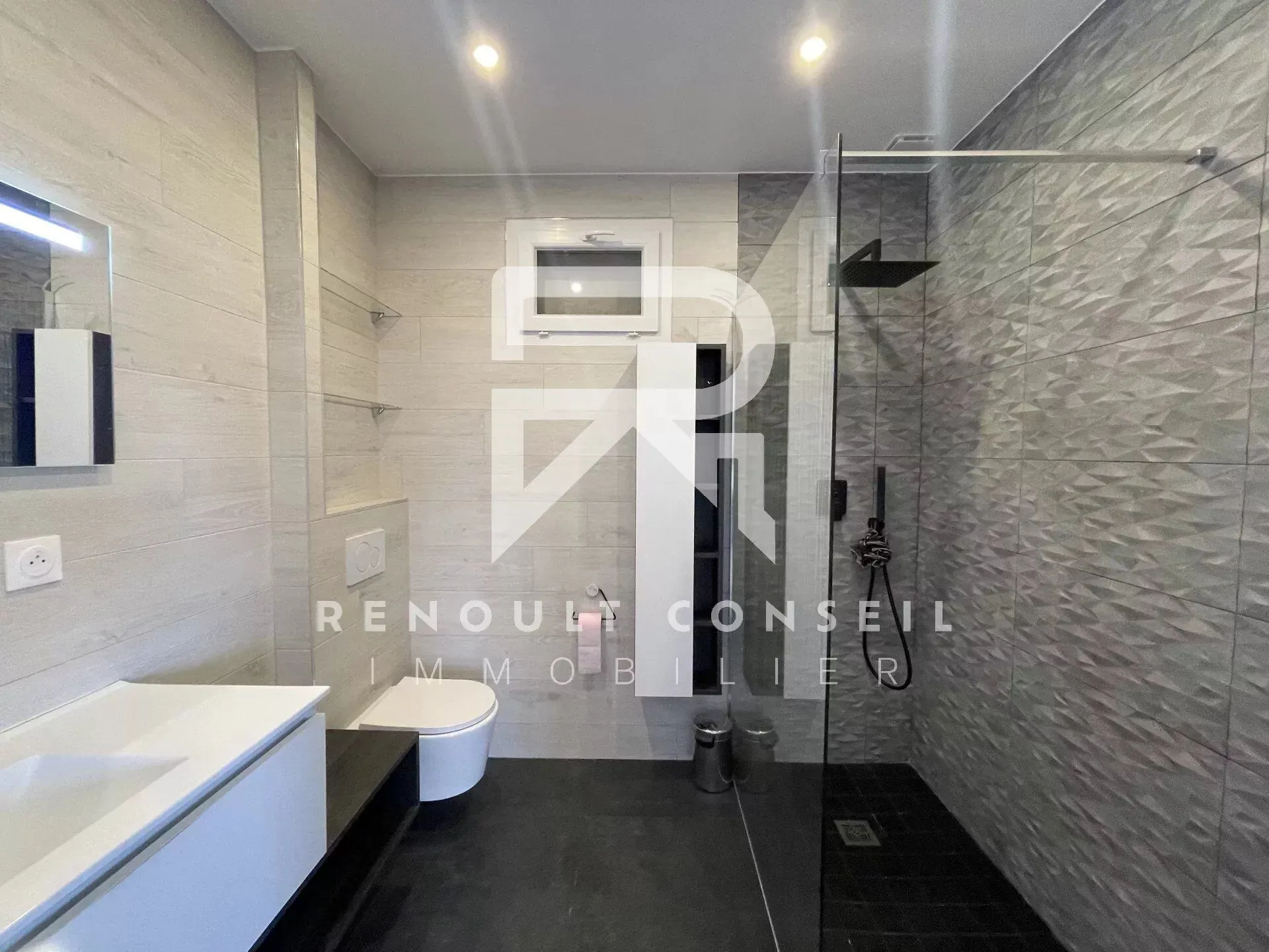 Maison lumineuse à Rouen avec grand jardin et potentiel constructible 