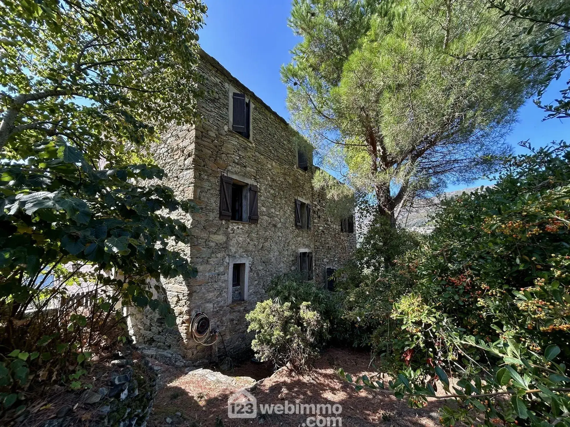 Maison de village à Bigorno avec terrasse et vue panoramique en Corse 