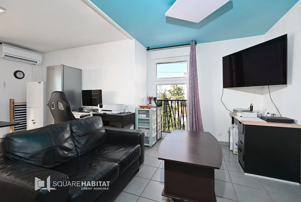 Appartement 3 pièces avec vue mer et Notre-Dame de la Garde à Marseille 