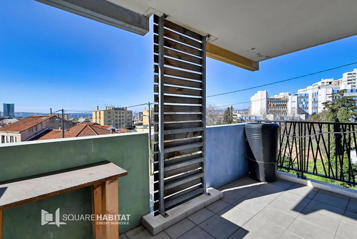 Appartement 3 pièces avec vue mer et Notre-Dame de la Garde à Marseille 