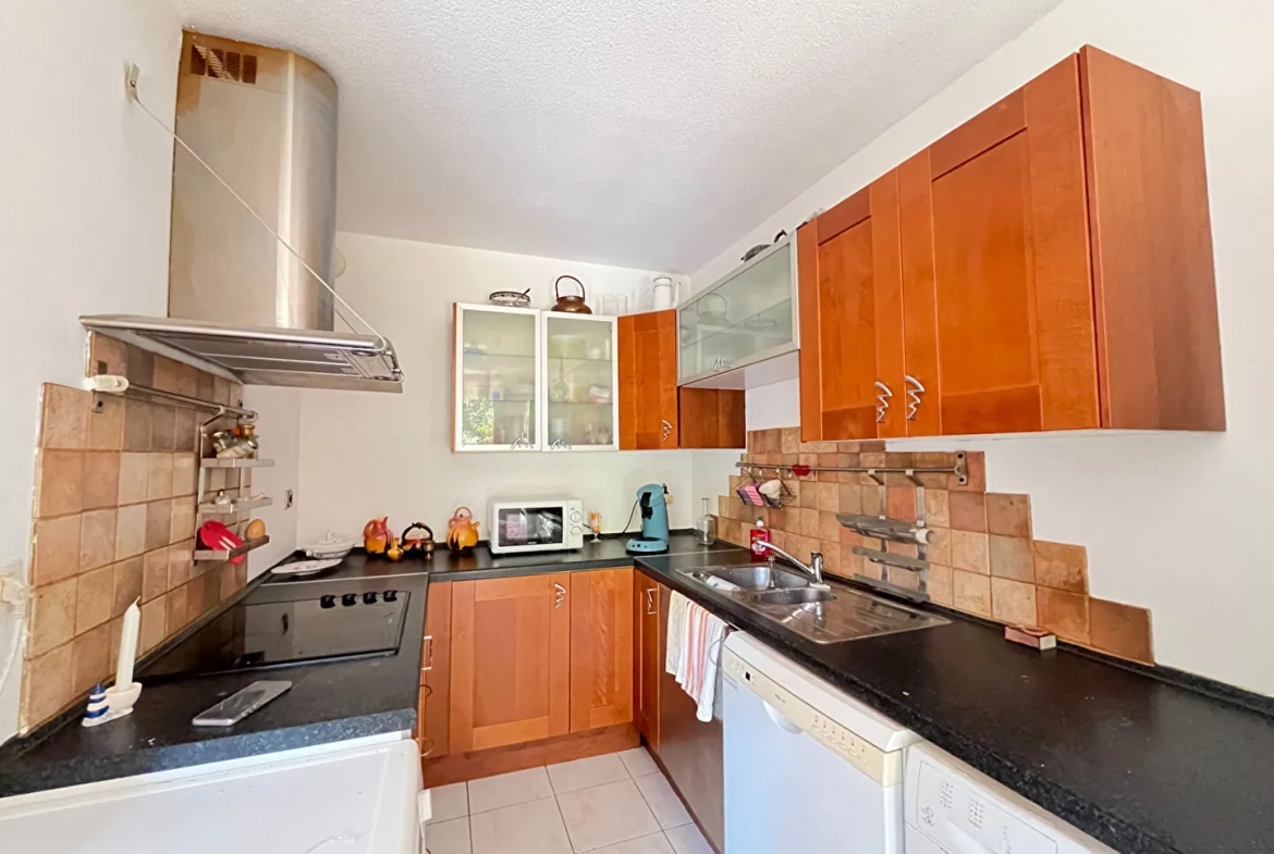 Appartement T3 à Marseille 9ème avec terrasse, jardin et parking 