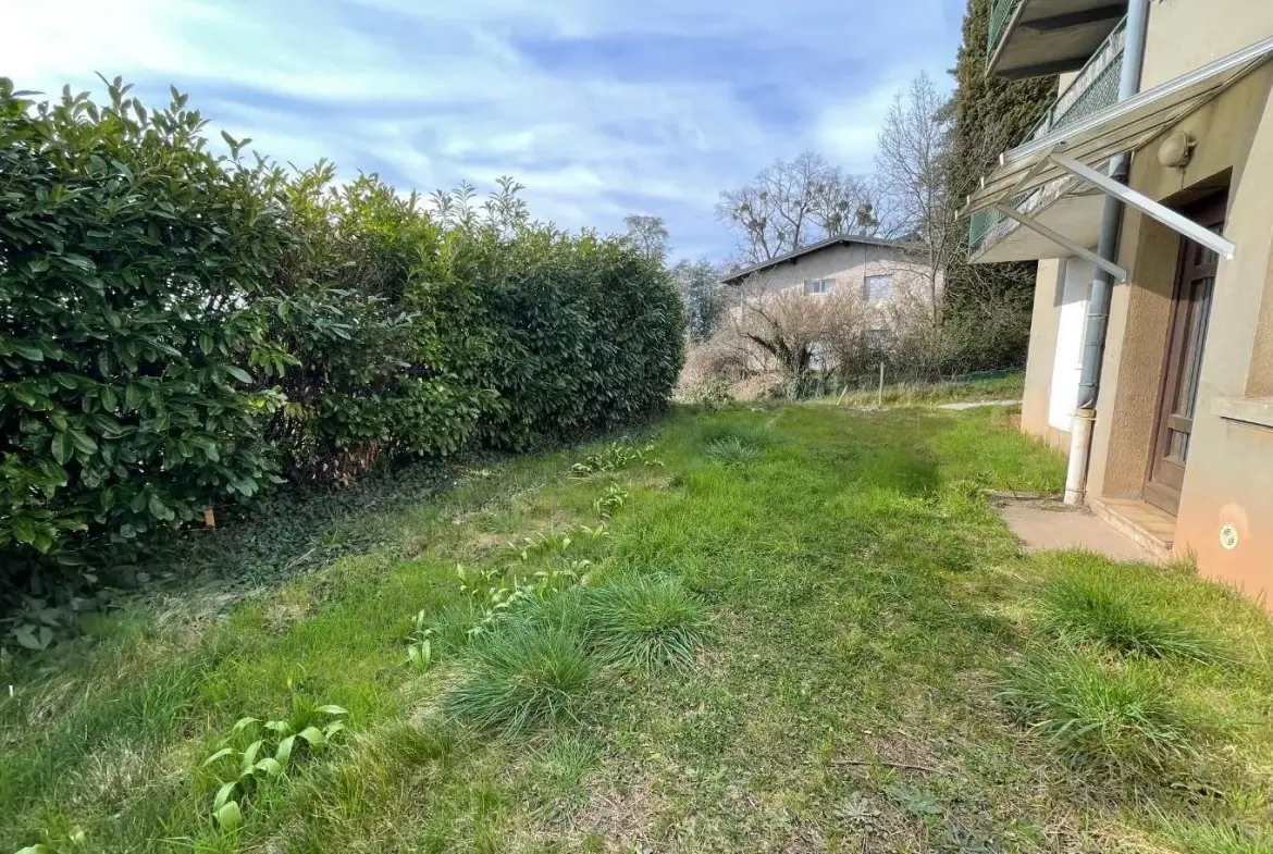 Charmant appartement T2 en rez-de-jardin à Charbonnières-les-Bains avec jardin privé 