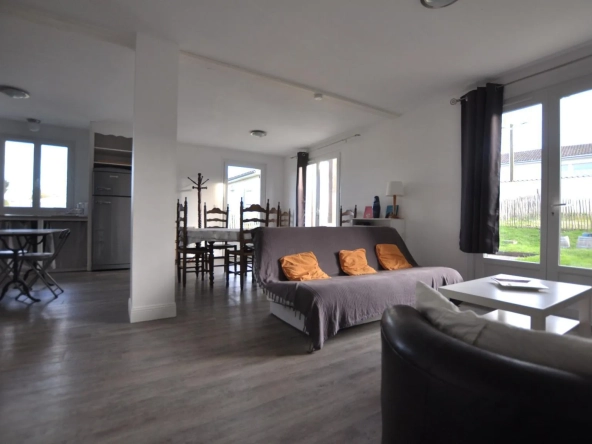 Maison de village à Paillet avec jardin, terrasse et parking – 80 m²