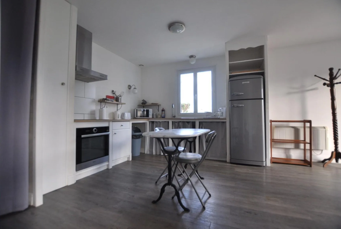 Maison de village à Paillet avec jardin, terrasse et parking – 80 m² 