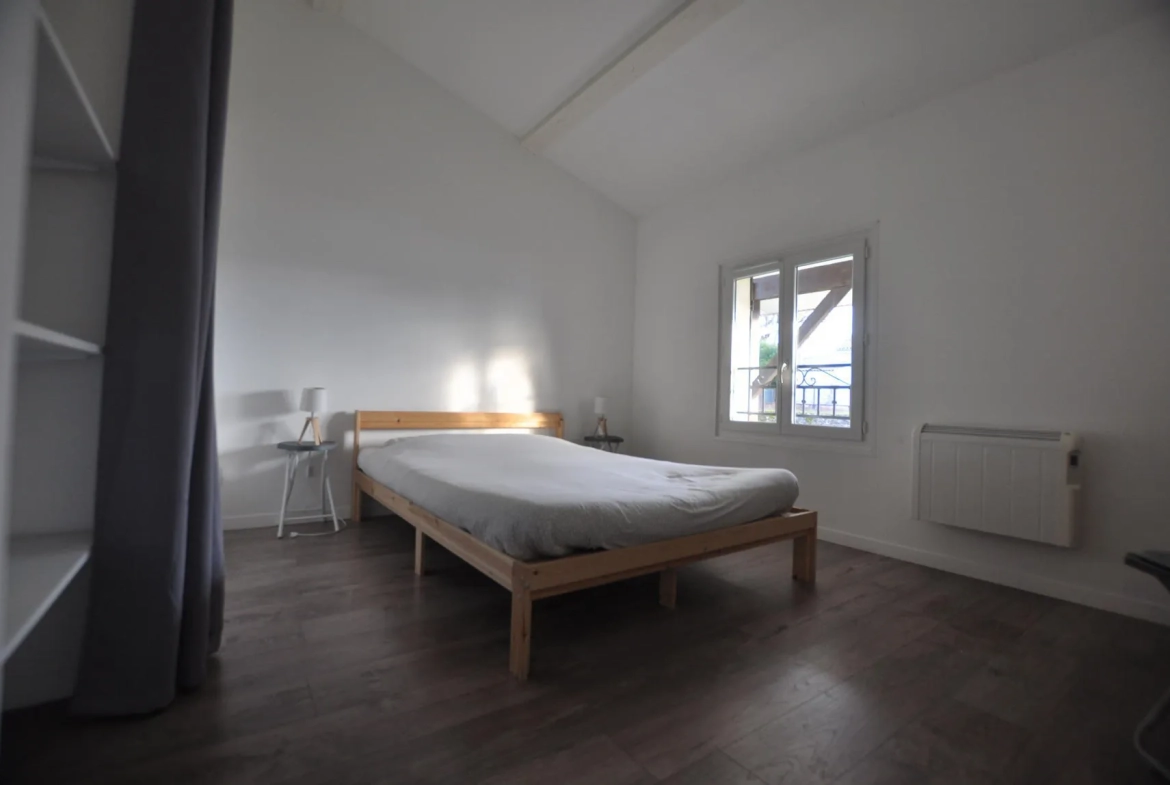 Maison de village à Paillet avec jardin, terrasse et parking – 80 m² 