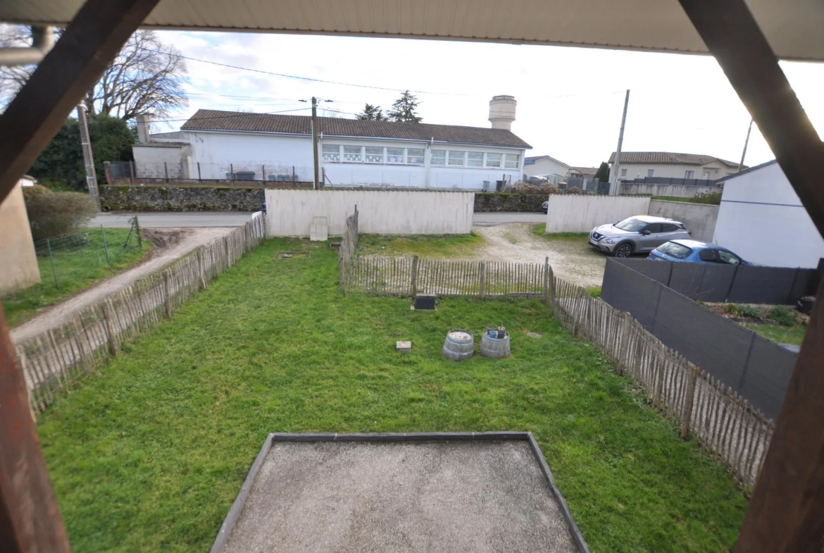 Maison de village à Paillet avec jardin, terrasse et parking – 80 m² 