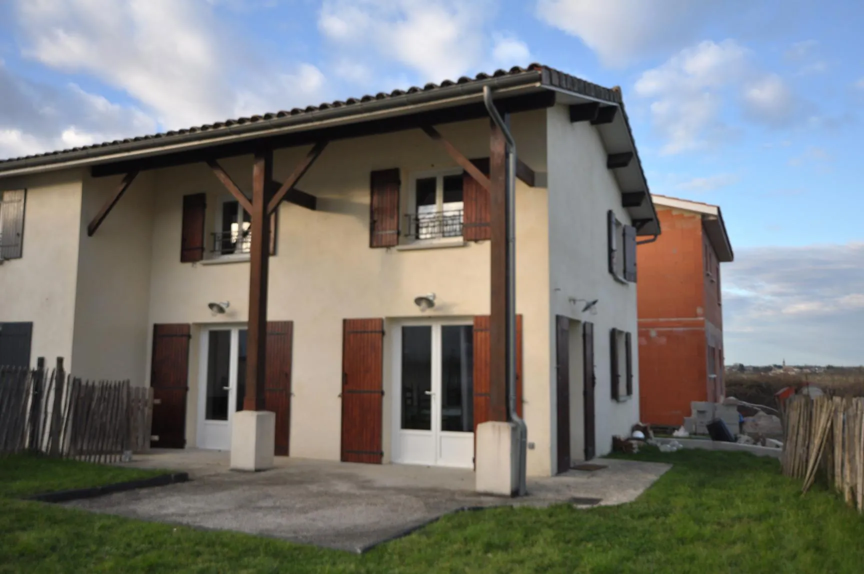 Maison de village à Paillet avec jardin, terrasse et parking – 80 m² 