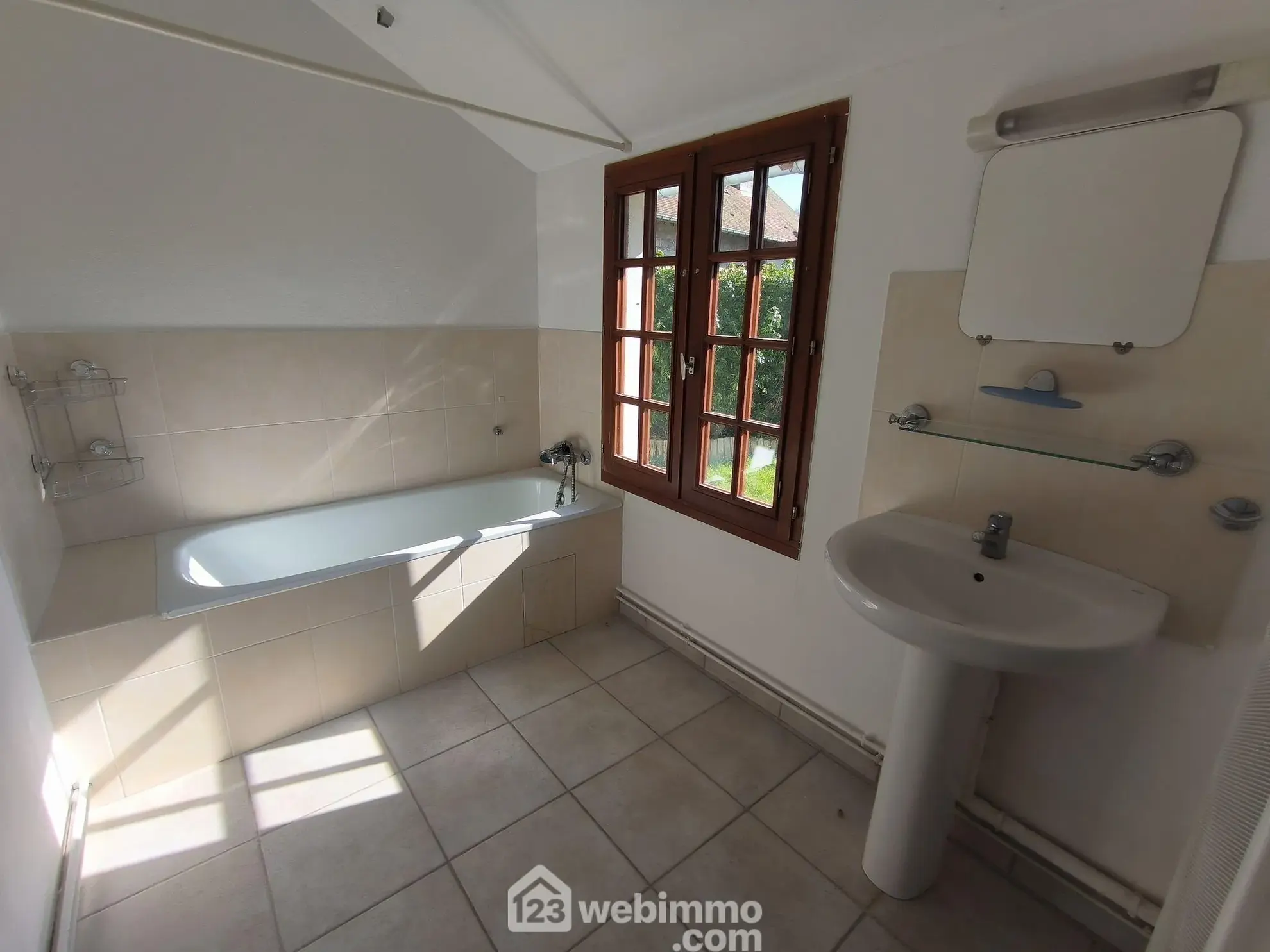 À vendre ensemble immobilier de 182 m² à Presles-et-Boves – parfait pour investissement ou résidence principale 