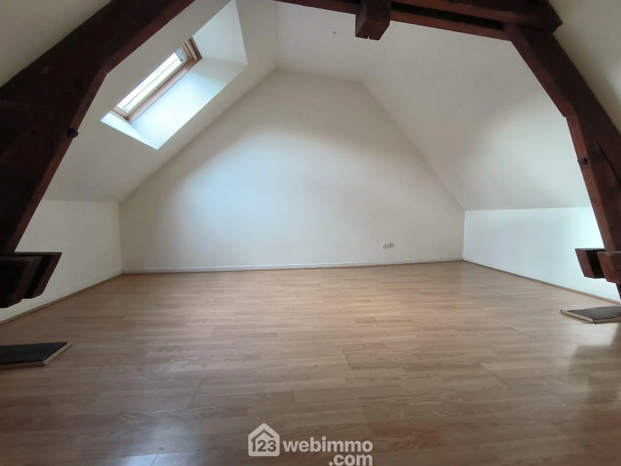 À vendre ensemble immobilier de 182 m² à Presles-et-Boves – parfait pour investissement ou résidence principale 