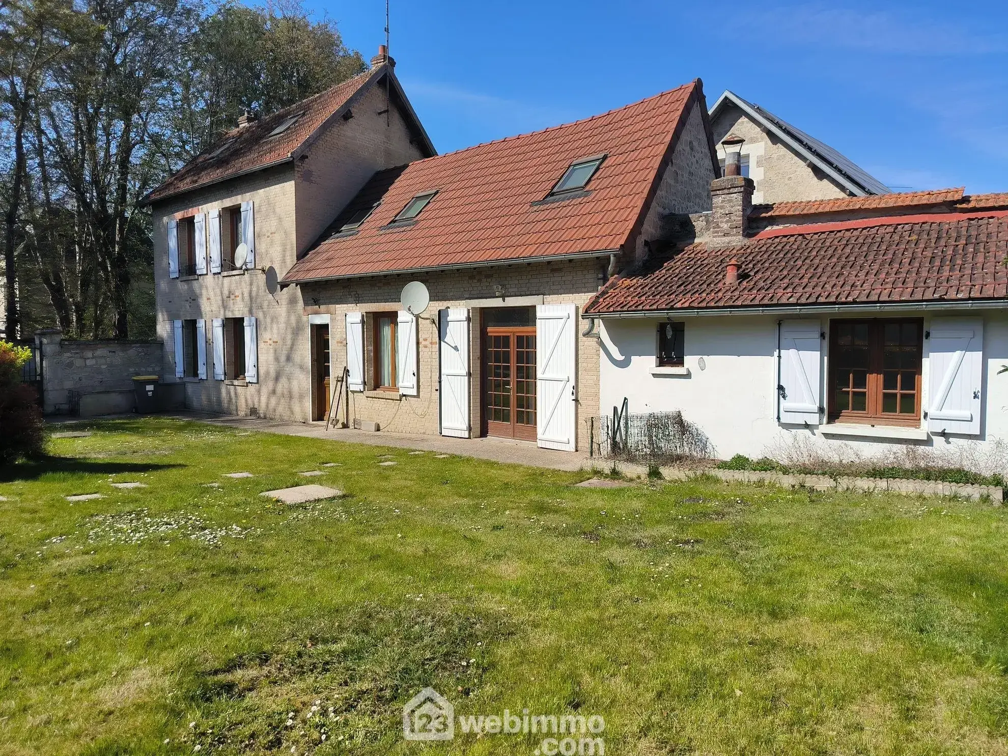 À vendre ensemble immobilier de 182 m² à Presles-et-Boves – parfait pour investissement ou résidence principale 