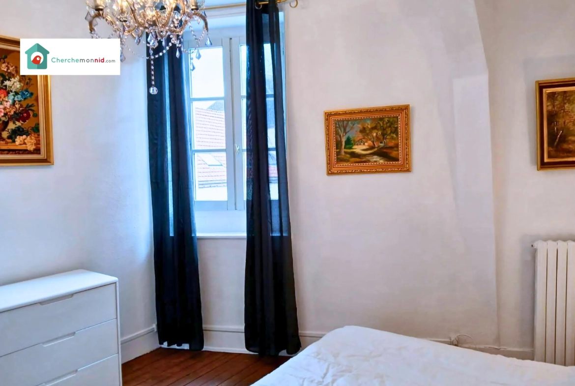 Maison de ville rénovée à Châtillon-en-Bazois de 173 m² avec potentiel et local professionnel 