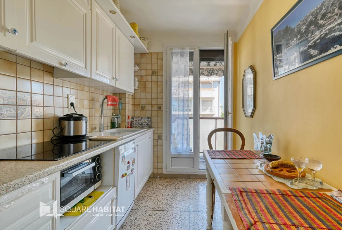 Appartement T3 en Viager Occupé à Marseille avec Vue et Balcons 