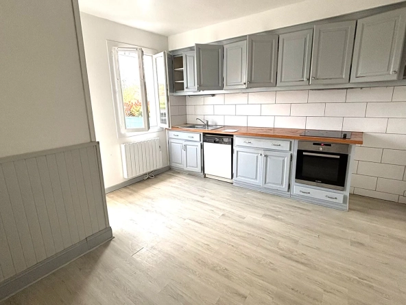 Appartement T3 rénové à Ascain avec garage et remise de 16,68 m²