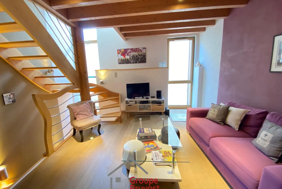 Maison de ville moderne à Cluny avec 3 chambres et luminosité optimale 