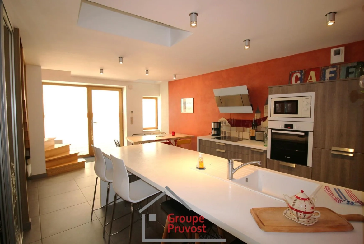 Maison de ville moderne à Cluny avec 3 chambres et luminosité optimale 