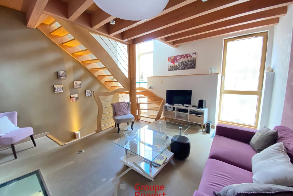 Maison de ville moderne à Cluny avec 3 chambres et luminosité optimale 