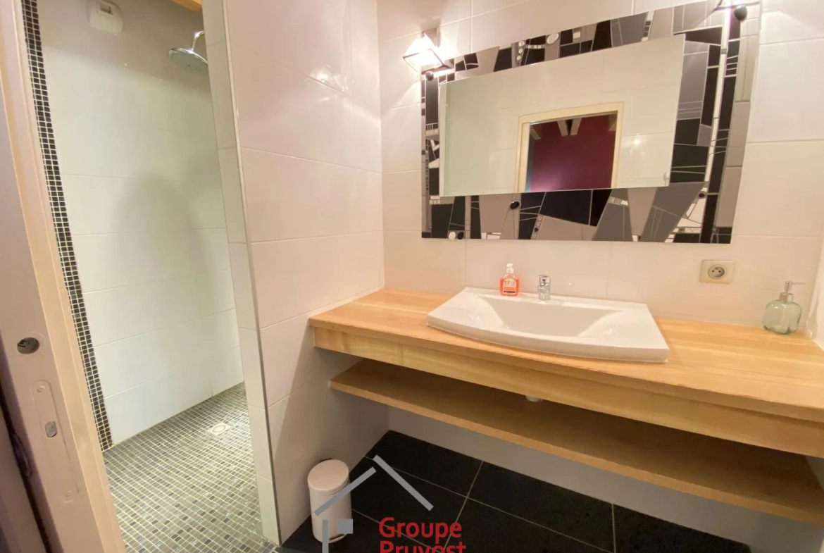 Maison de ville moderne à Cluny avec 3 chambres et luminosité optimale 