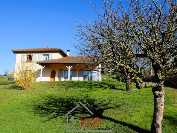 Villa familiale 4 chambres proche Cluny avec jardin et garage