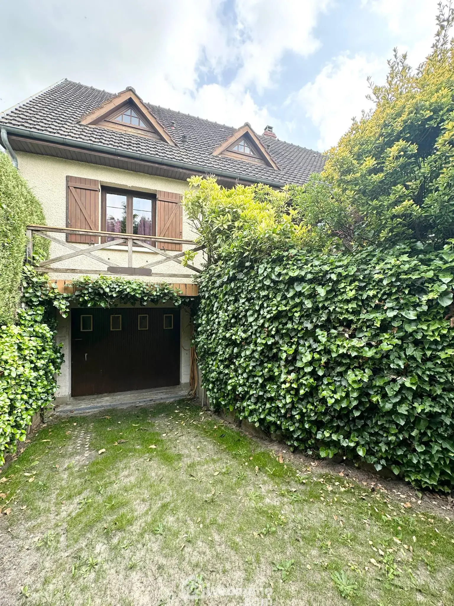Belle maison de 154 m² à Bruyères-et-Montbérault avec jardin et sous-sol 