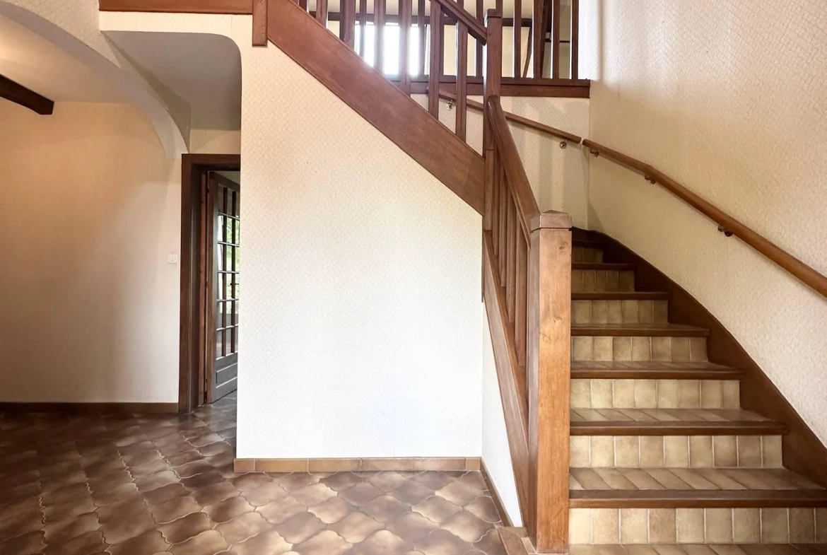 Belle maison de 154 m² à Bruyères-et-Montbérault avec jardin et sous-sol 