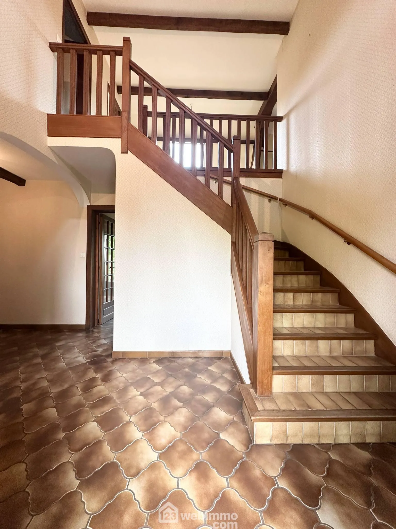 Belle maison de 154 m² à Bruyères-et-Montbérault avec jardin et sous-sol 