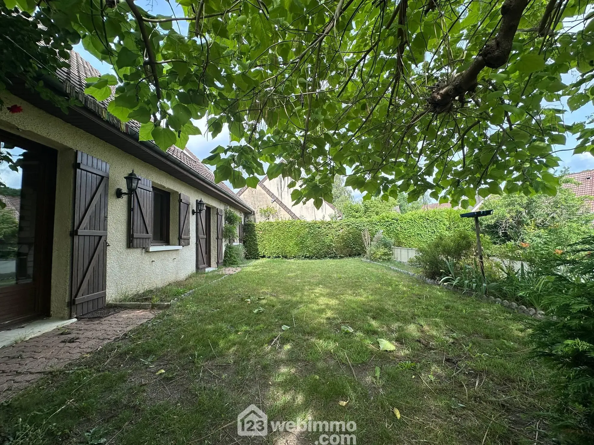 Belle maison de 154 m² à Bruyères-et-Montbérault avec jardin et sous-sol 
