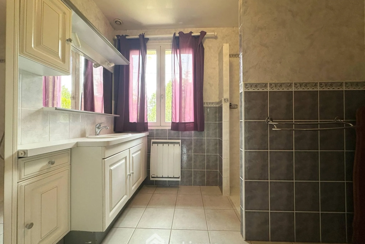 Belle maison de 154 m² à Bruyères-et-Montbérault avec jardin et sous-sol 