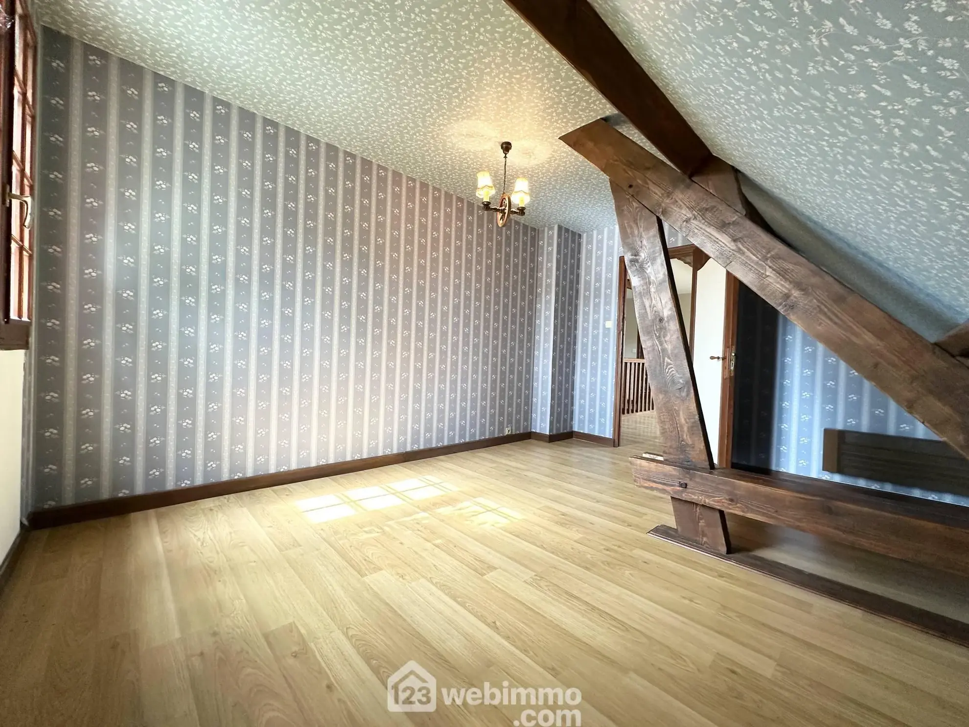 Belle maison de 154 m² à Bruyères-et-Montbérault avec jardin et sous-sol 