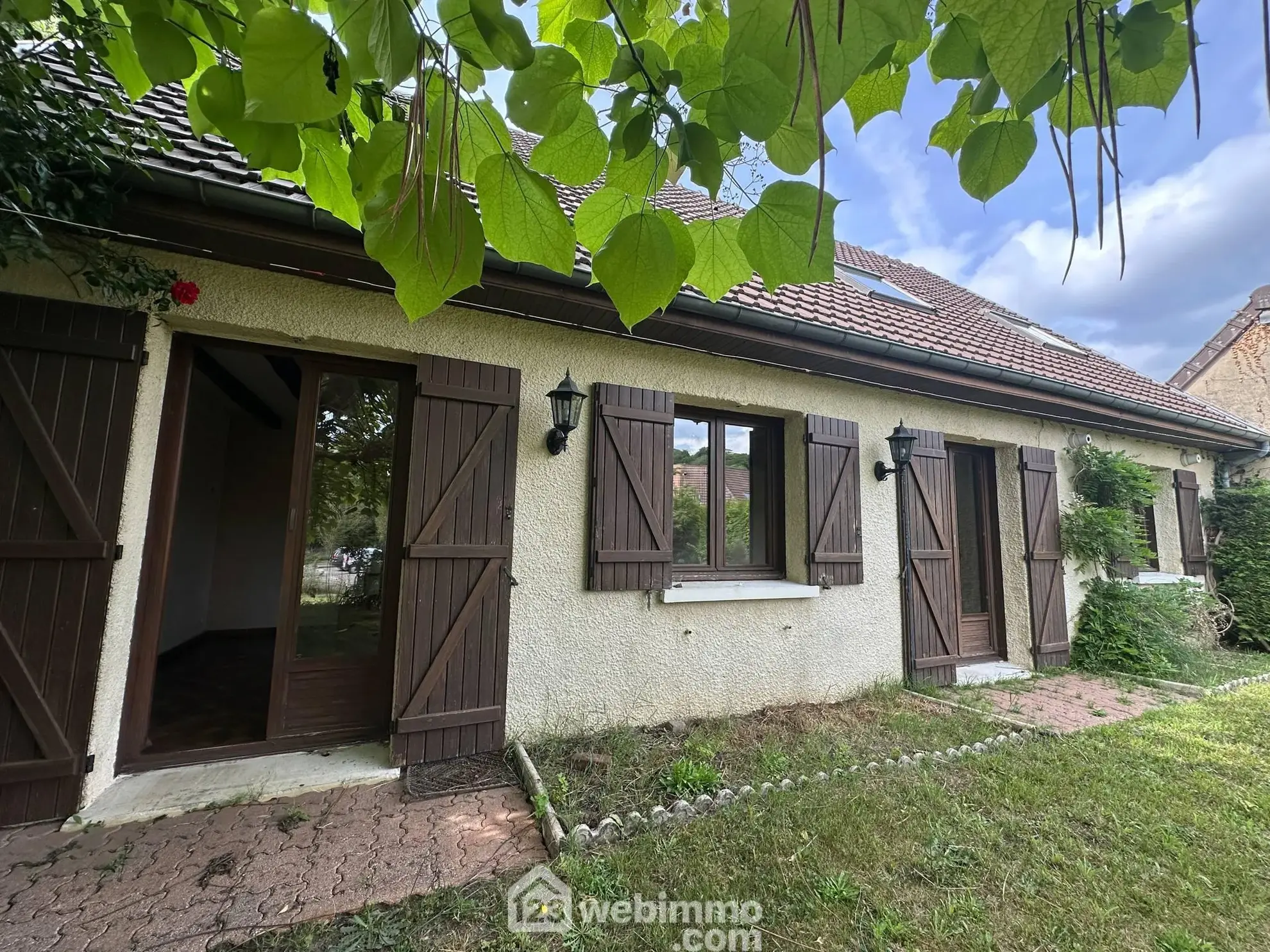 Belle maison de 154 m² à Bruyères-et-Montbérault avec jardin et sous-sol 