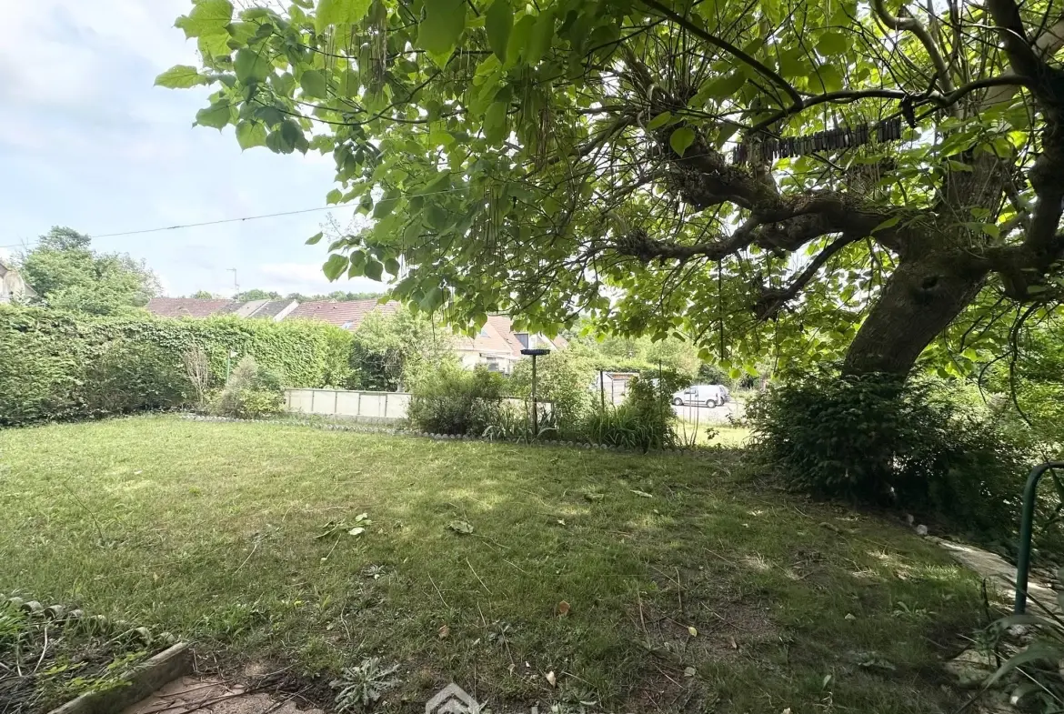 Belle maison de 154 m² à Bruyères-et-Montbérault avec jardin et sous-sol 