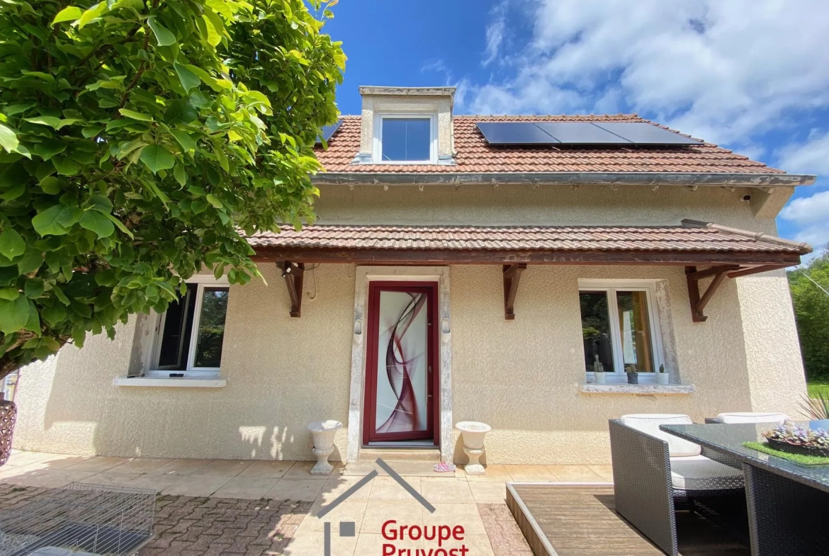 Maison de campagne rénovée à Cluny avec grand terrain et potentiel d'extension 