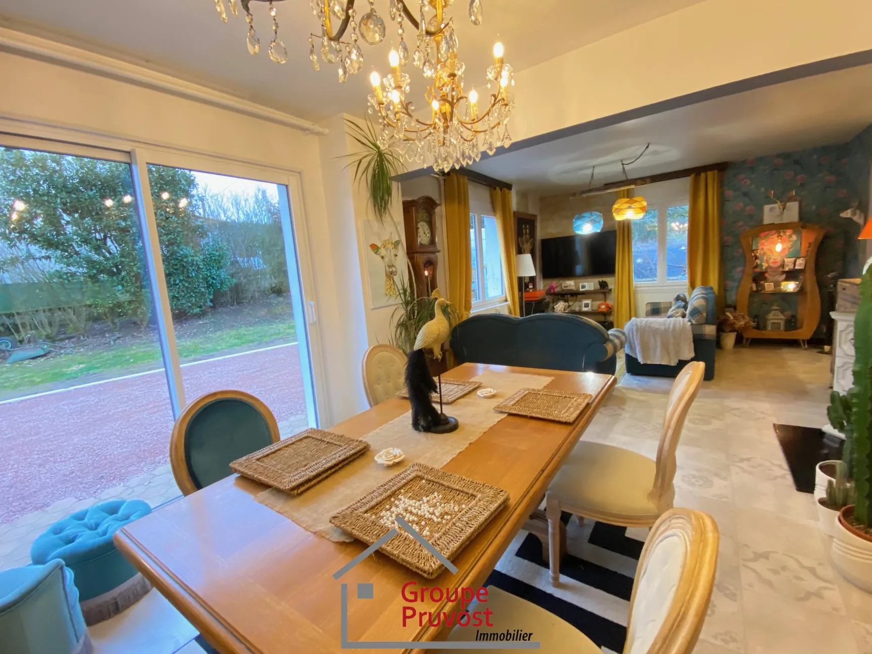 Maison de campagne rénovée à Cluny avec grand terrain et potentiel d'extension 