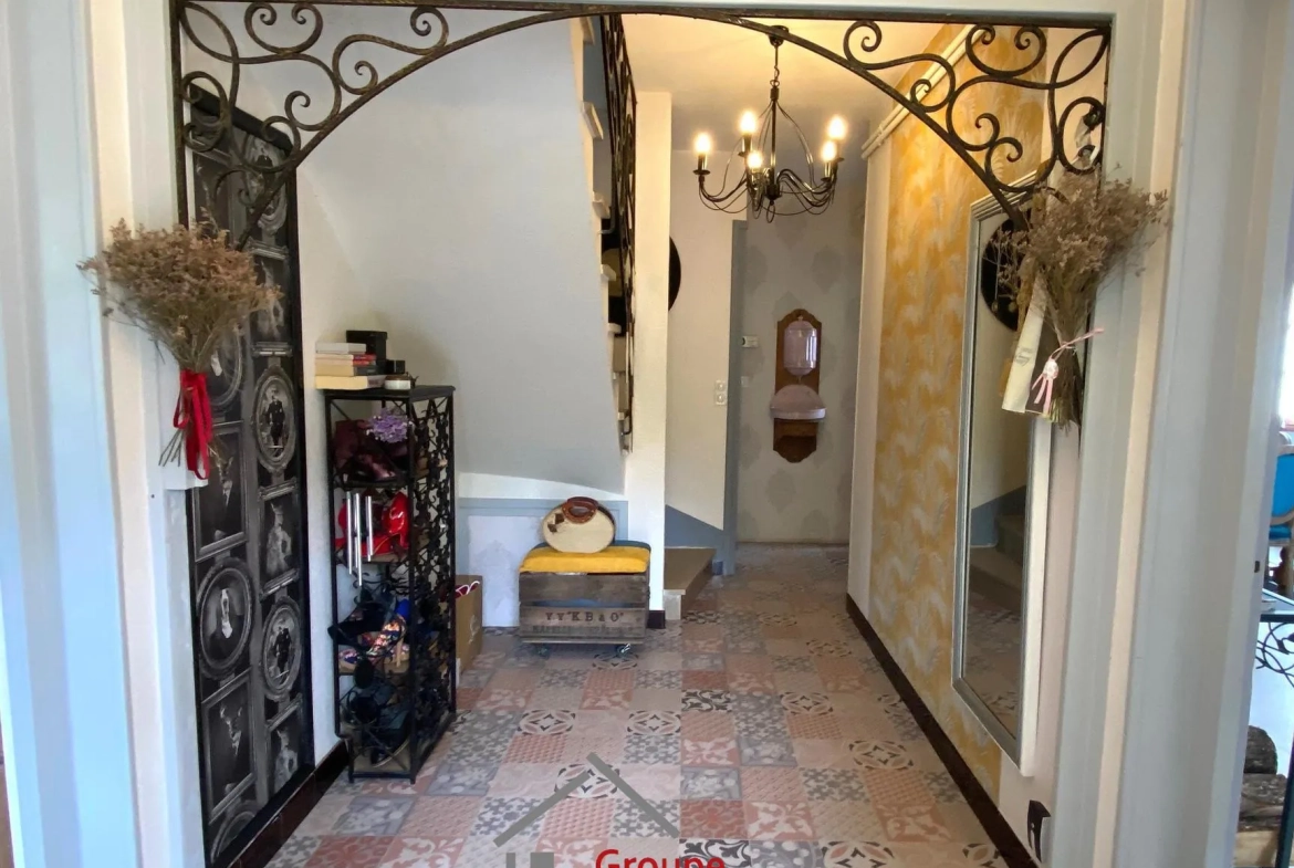 Maison de campagne rénovée à Cluny avec grand terrain et potentiel d'extension 