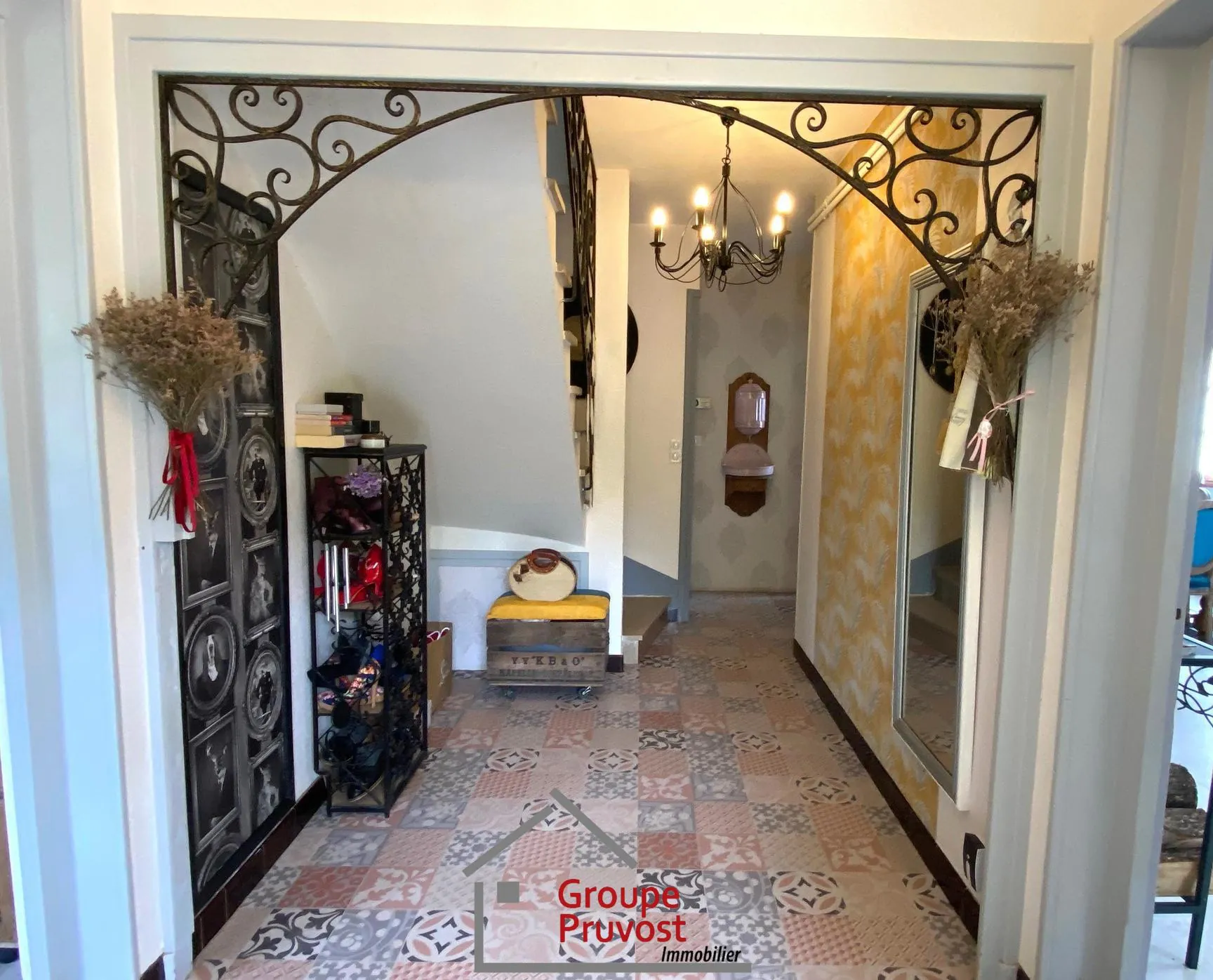 Maison de campagne rénovée à Cluny avec grand terrain et potentiel d'extension 