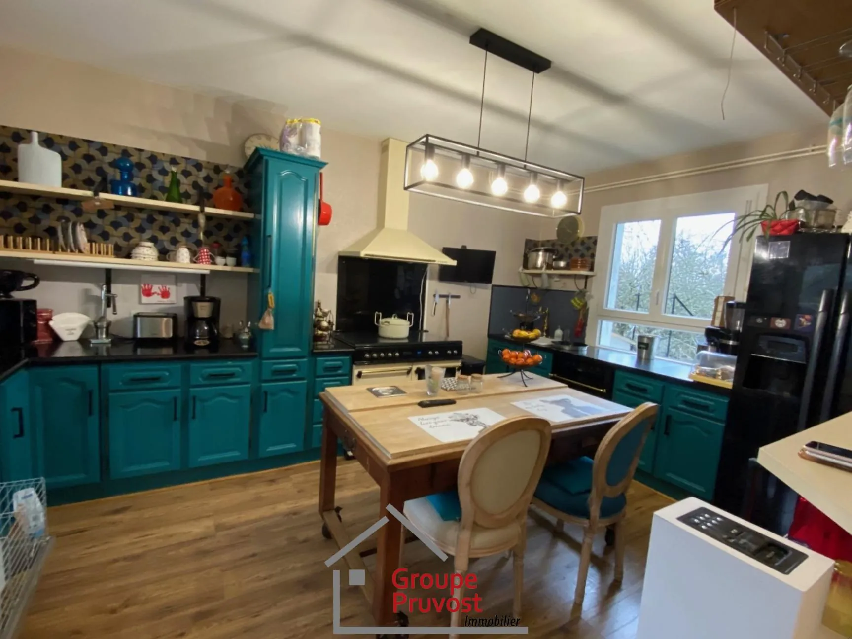 Maison de campagne rénovée à Cluny avec grand terrain et potentiel d'extension 