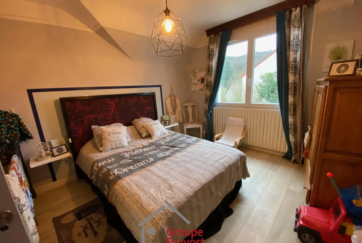 Maison de campagne rénovée à Cluny avec grand terrain et potentiel d'extension 