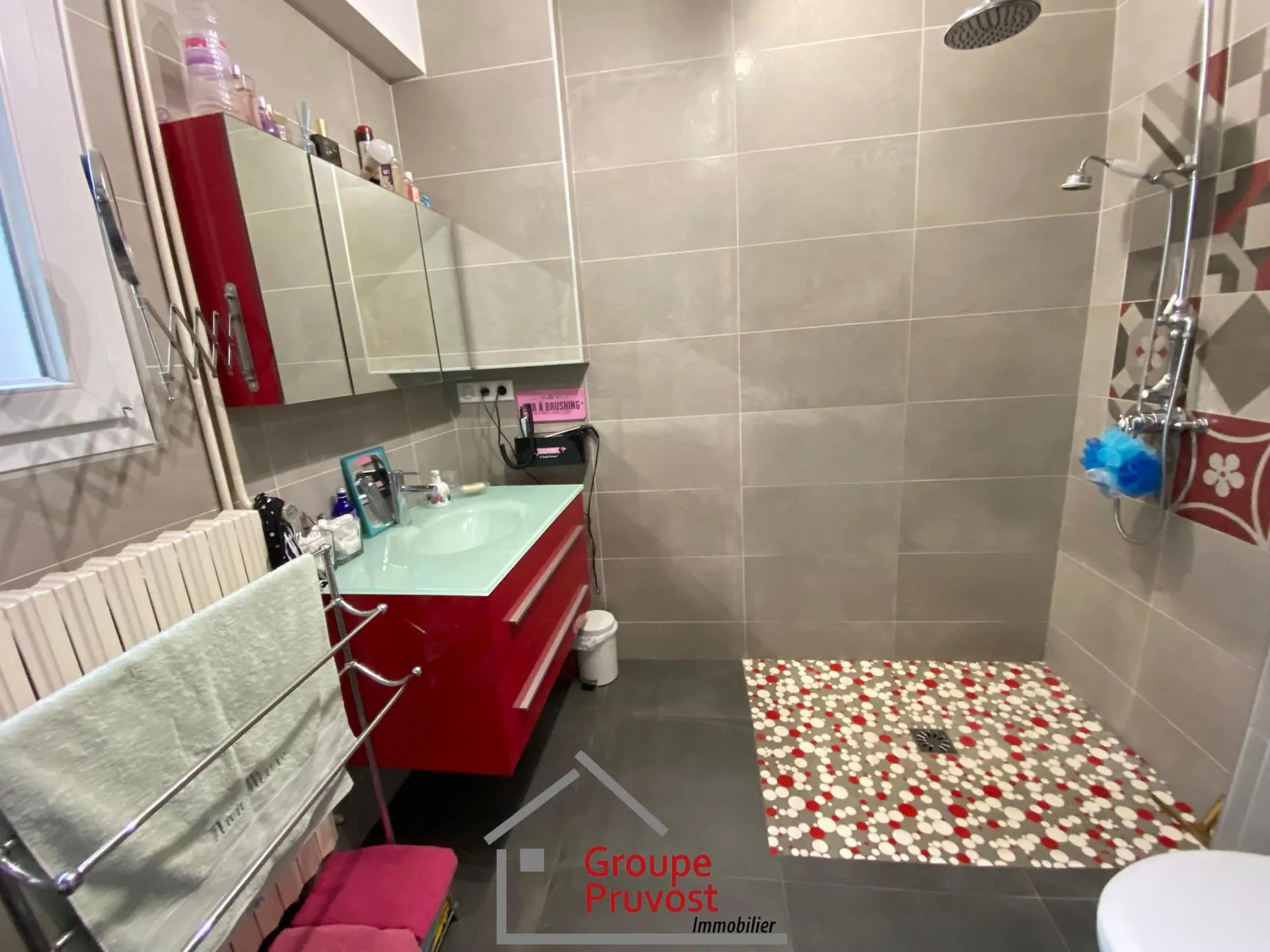 Maison de campagne rénovée à Cluny avec grand terrain et potentiel d'extension 